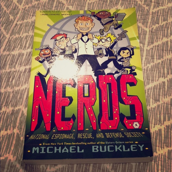 Nerds book - Picture 1 of 3